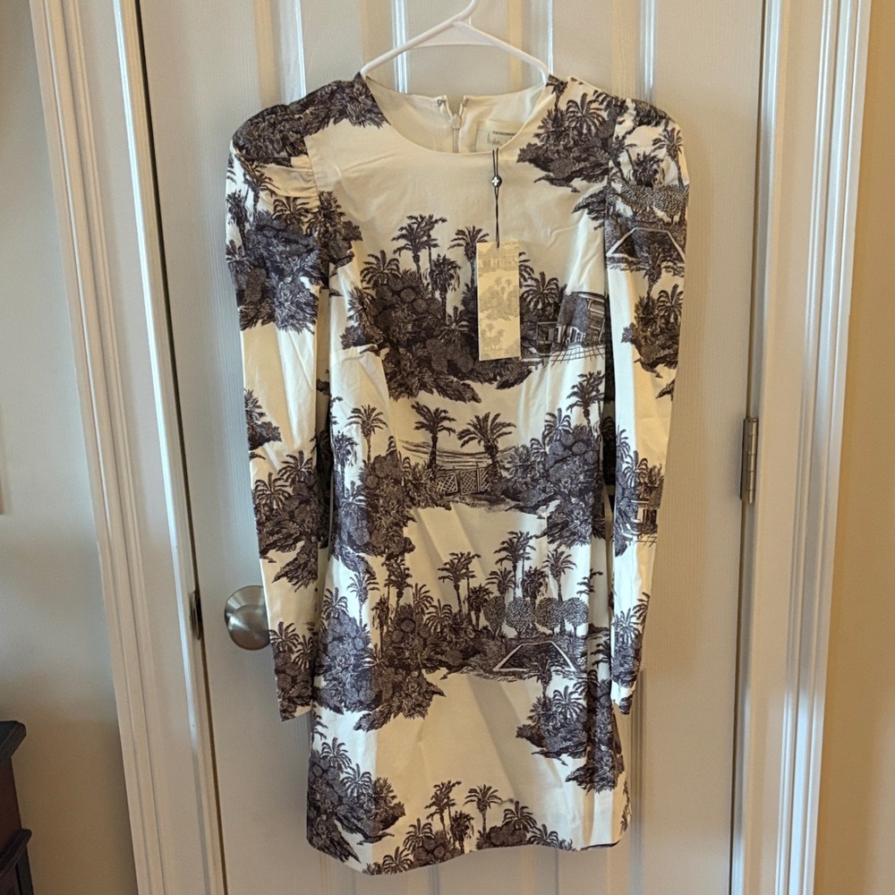TUCKERNUCK Elegant Black and White Long Sleeve Dress